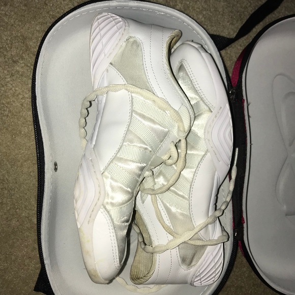 Cheer shoes - Picture 3 of 6